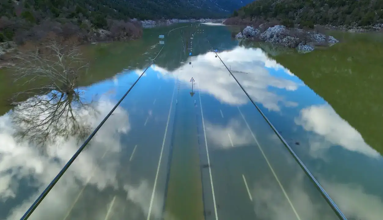Antalya-Konya Yolu Sulara Gömüldü: Derinlik Tam 4 Metre! 1